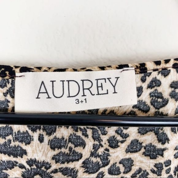 Audrey 3+1 Leopard Print Bubble Sleeve Crop Top - Picture 6 of 7